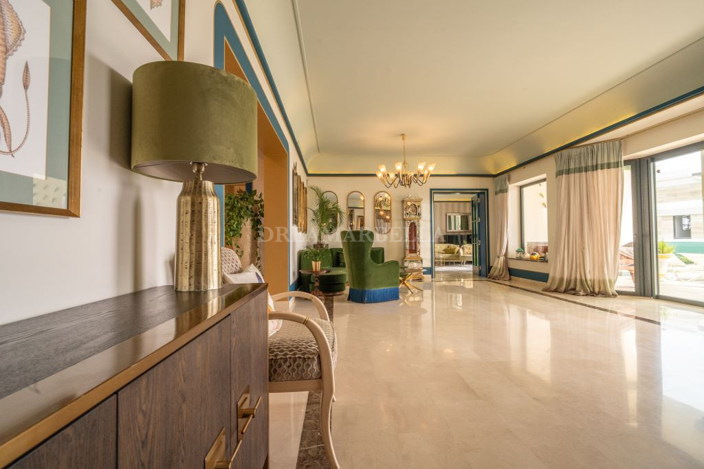Villa in Estepona East