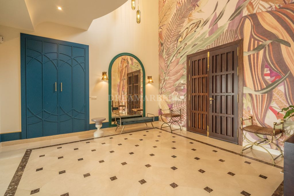 Villa in Estepona East
