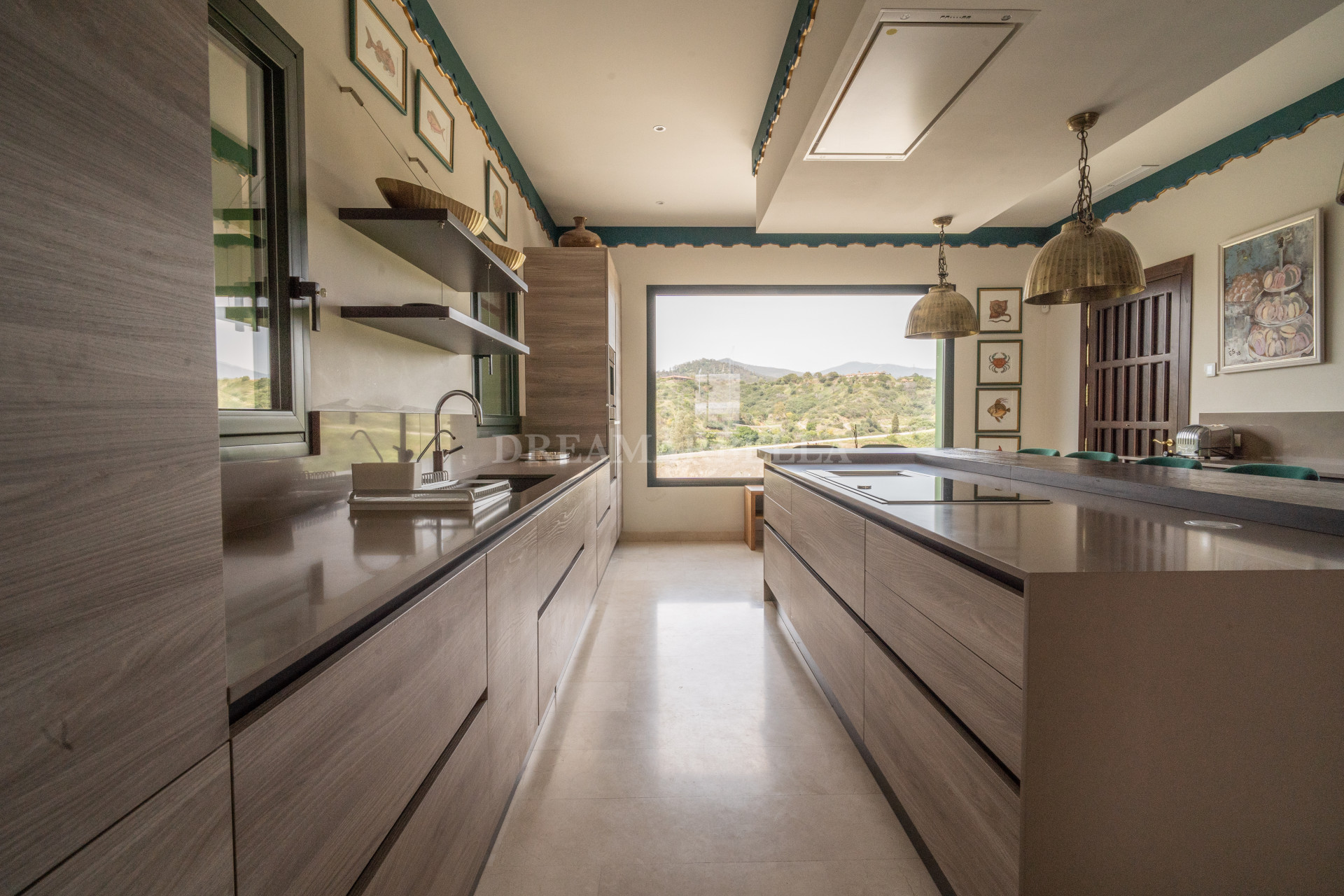 Villa in Estepona East
