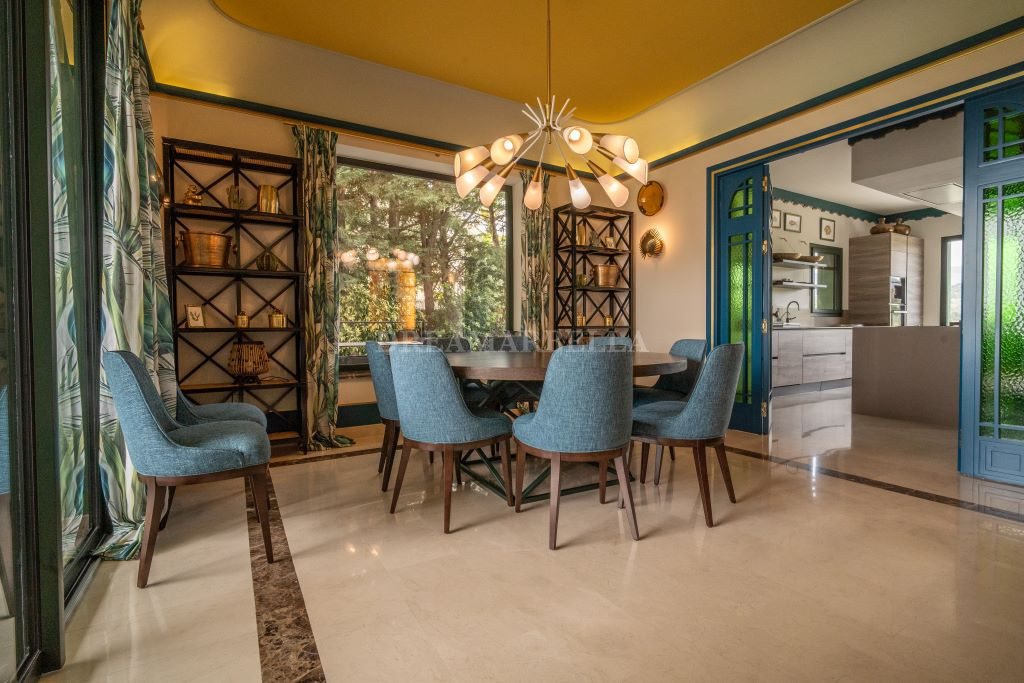 Villa in Estepona East