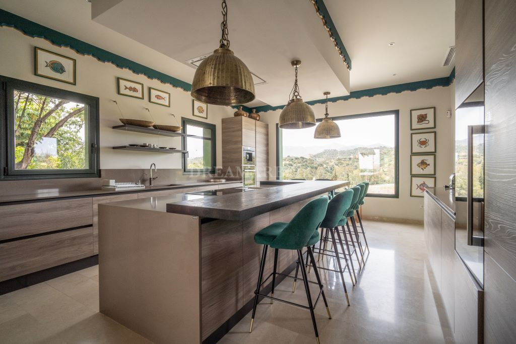 Villa in Estepona East