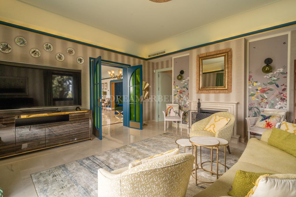 Villa in Estepona East