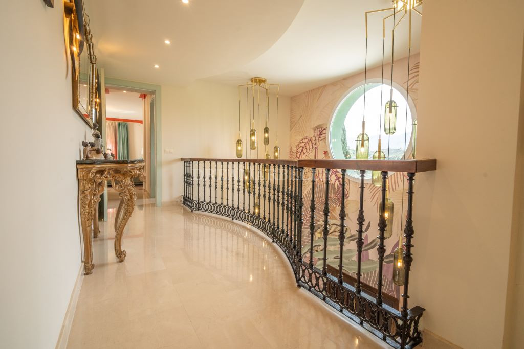 Villa in Estepona East