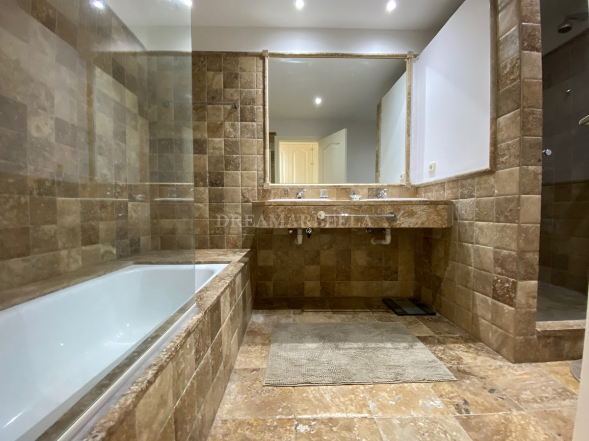 Ground Floor Apartment in Estepona East