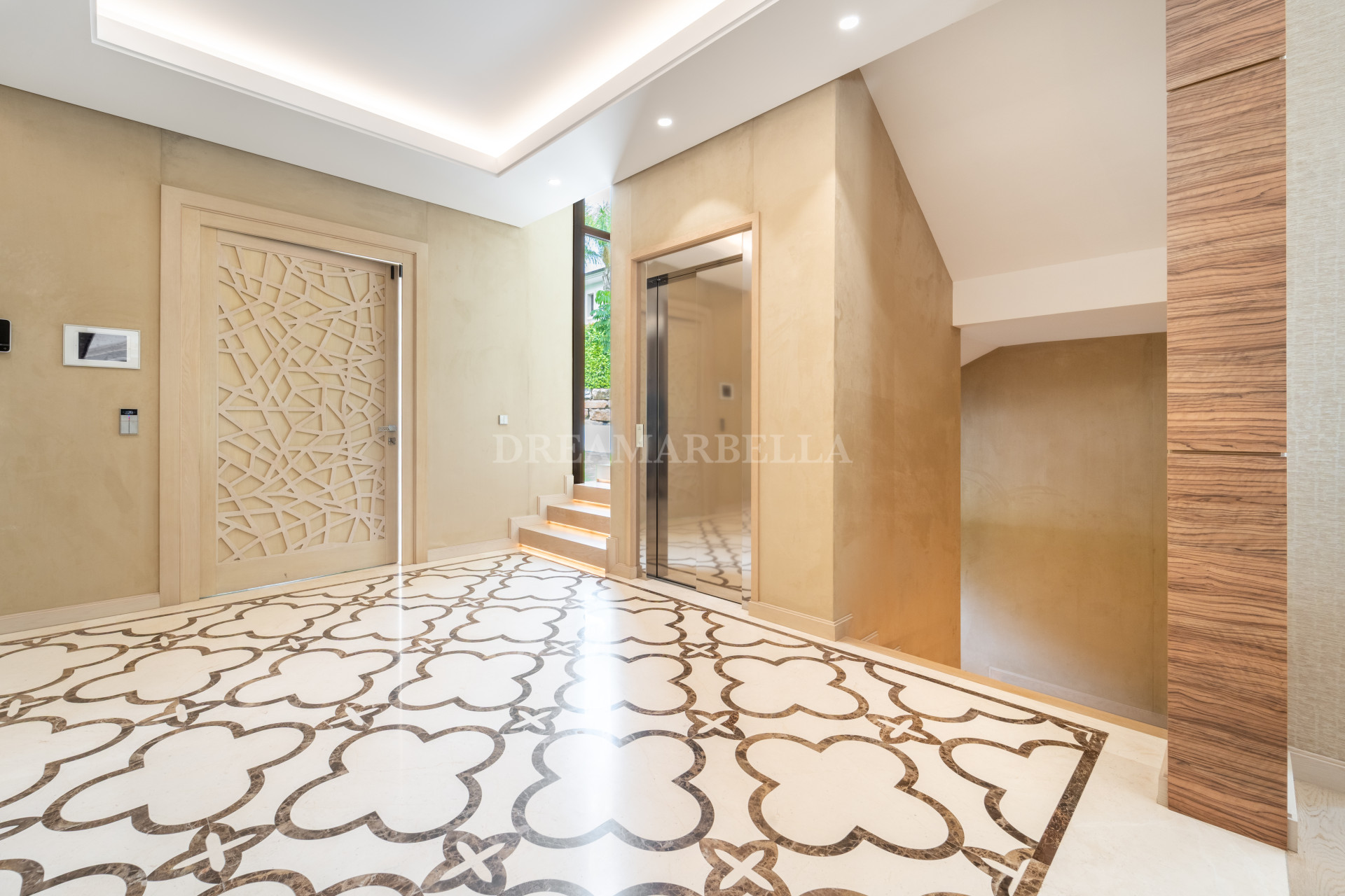 Villa in Nueva Andalucia