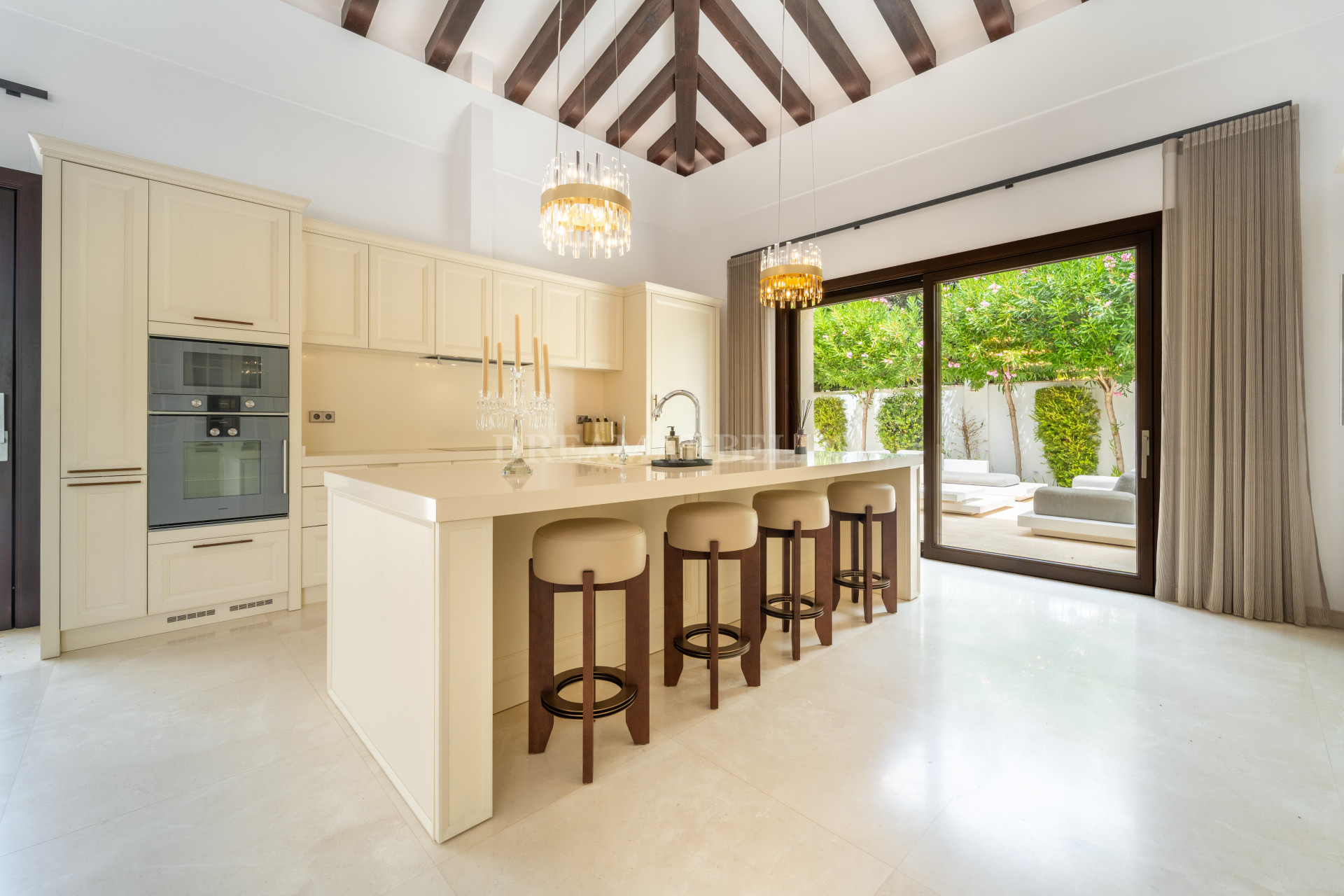 Villa in Nueva Andalucia