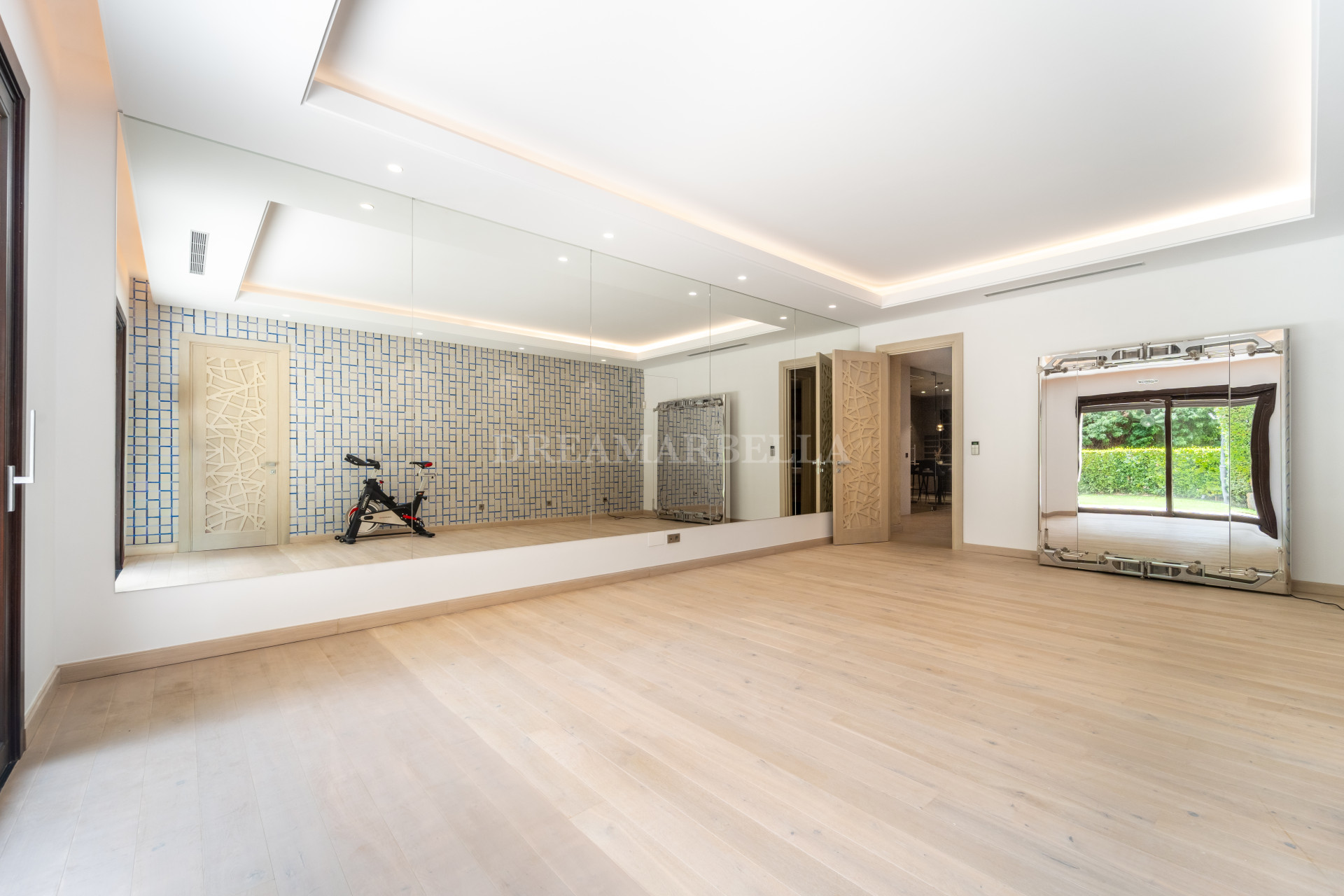 Villa in Nueva Andalucia