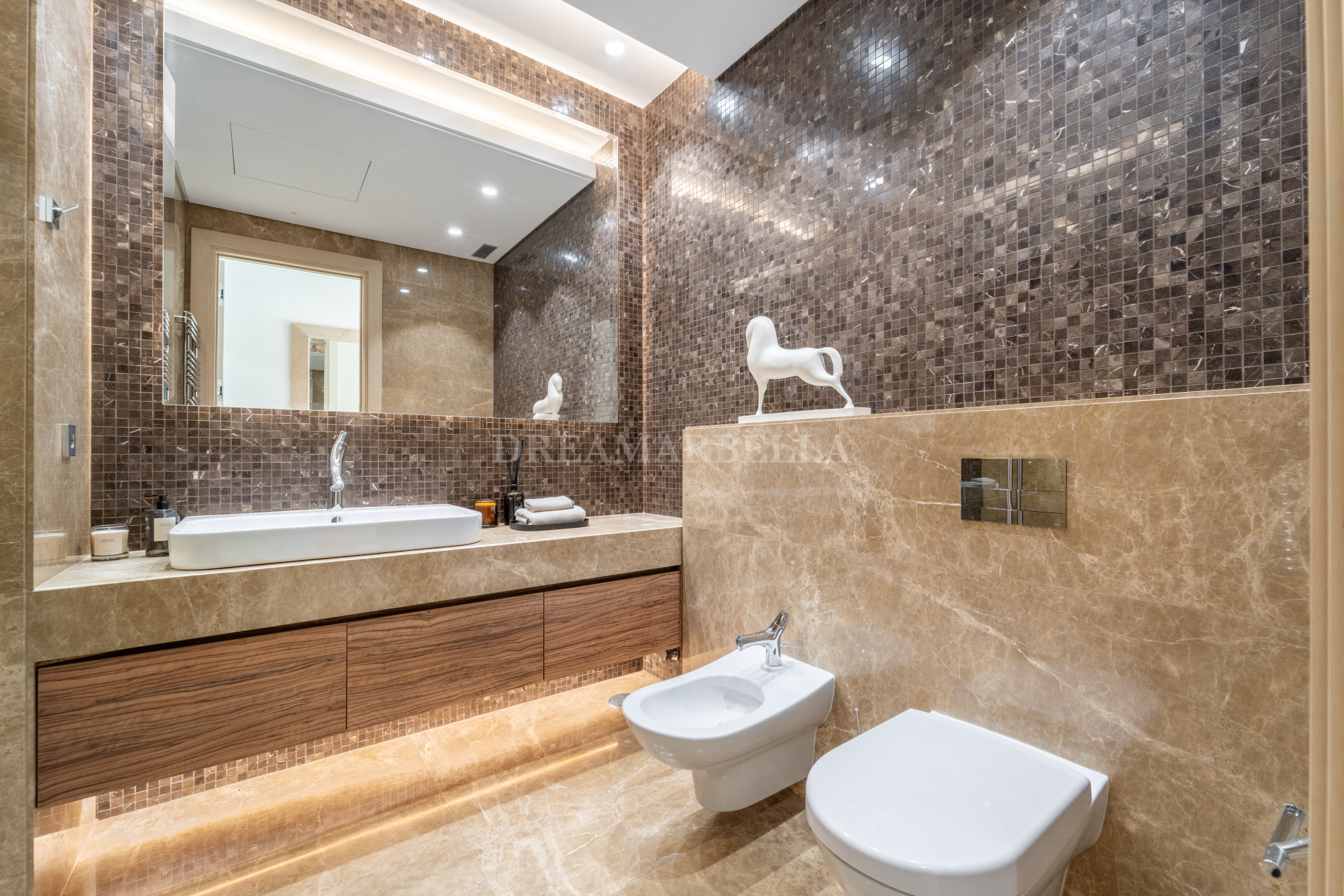 Villa in Nueva Andalucia