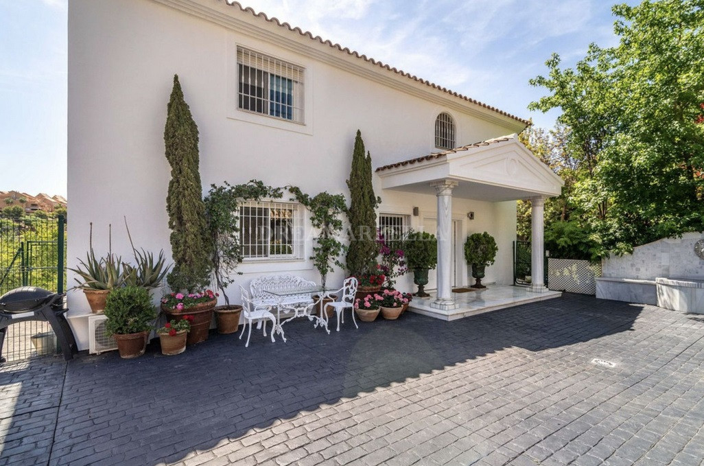 Villa in Marbella Este