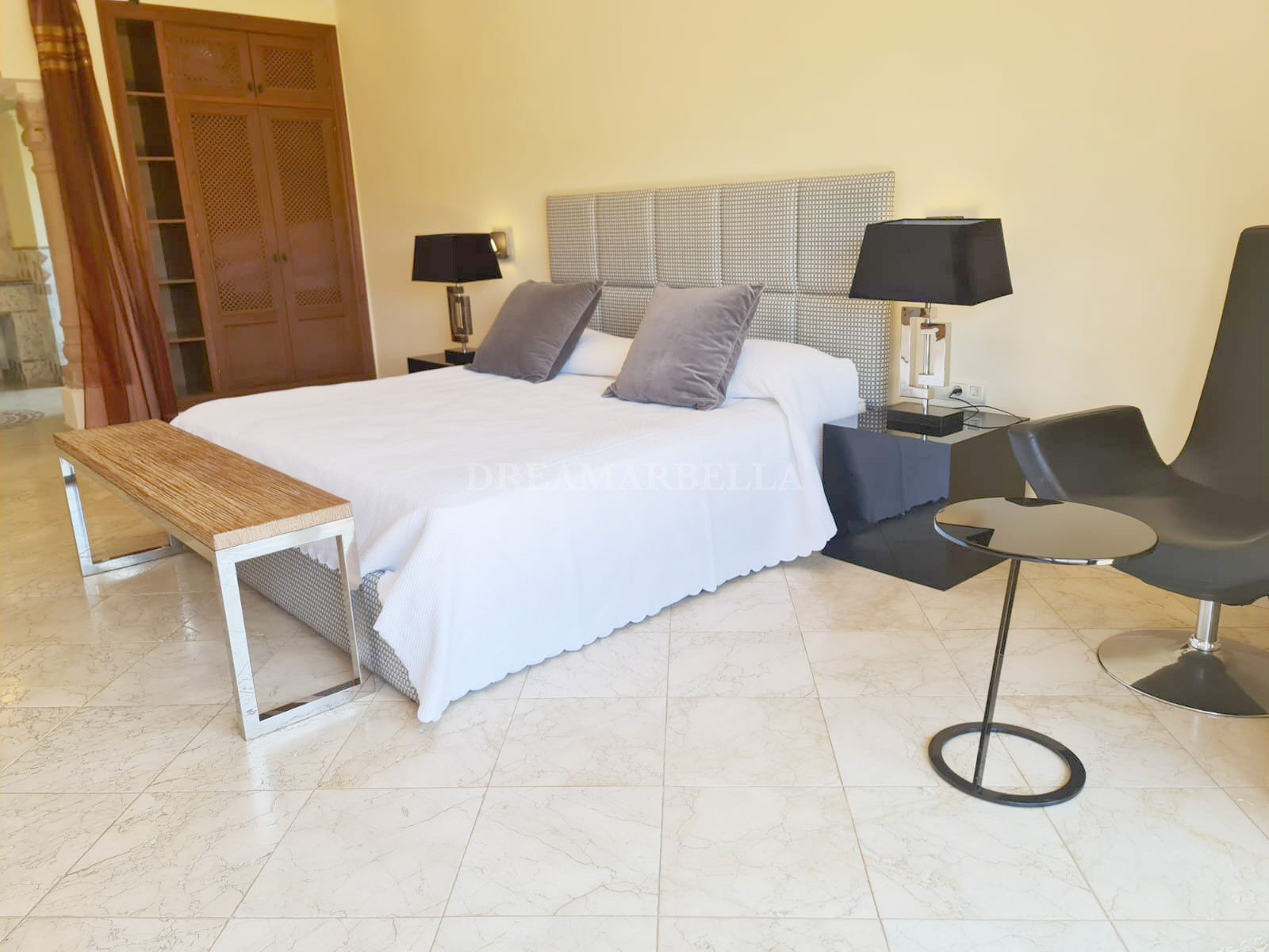 Villa in Estepona East