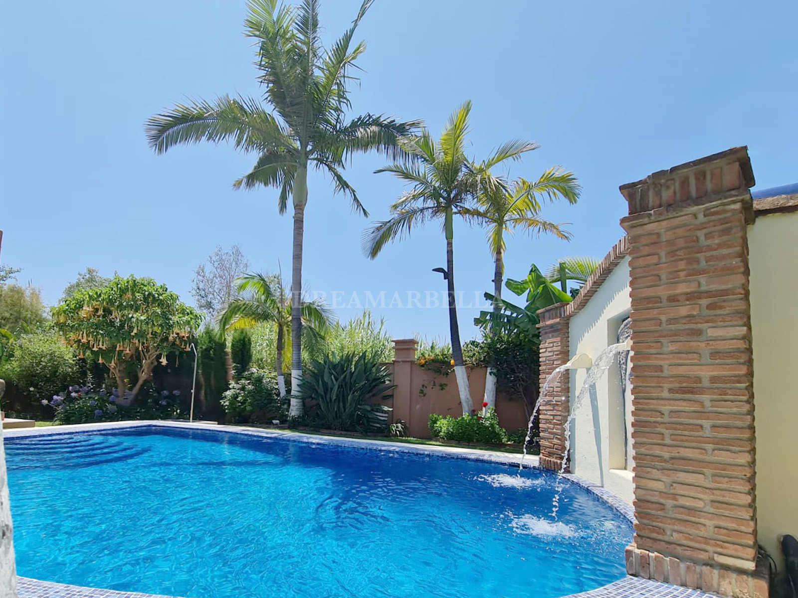 Villa in Estepona East