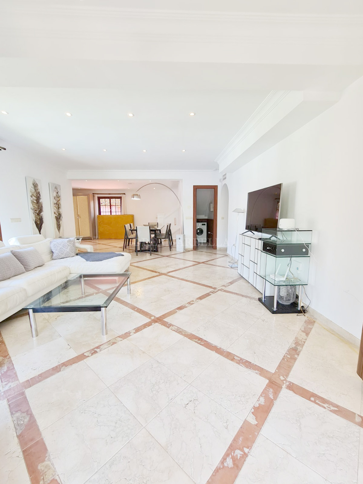 Villa in Estepona East