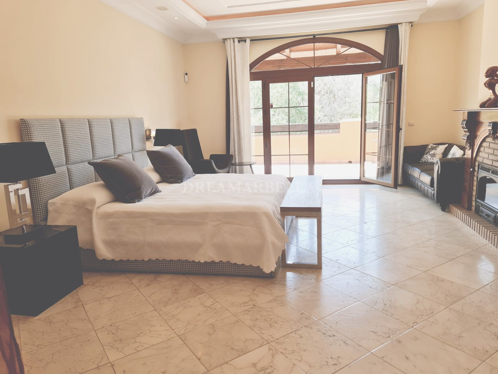 Villa in Estepona East