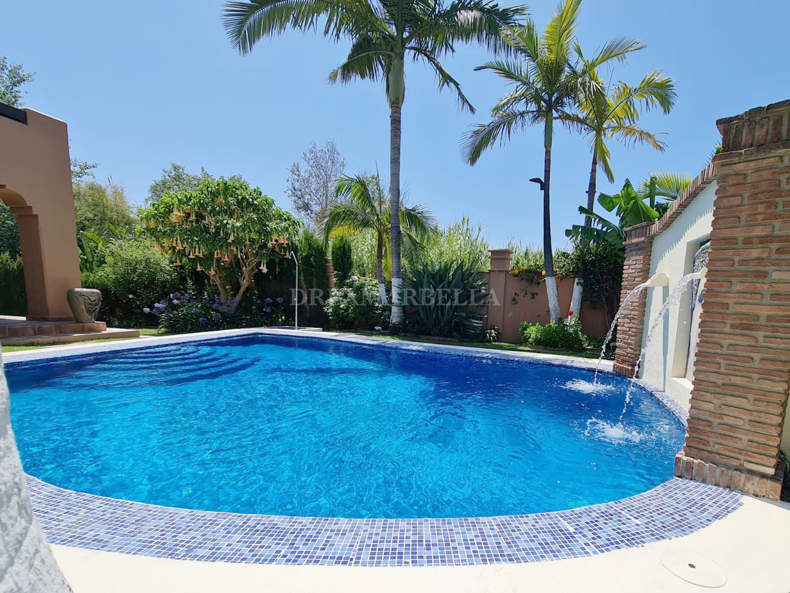 Villa in Estepona East