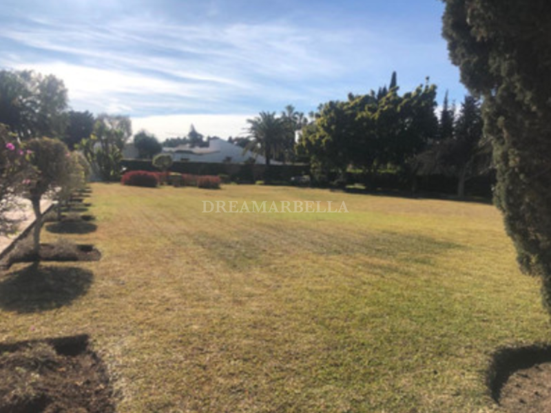 Plot in Guadalmina Baja