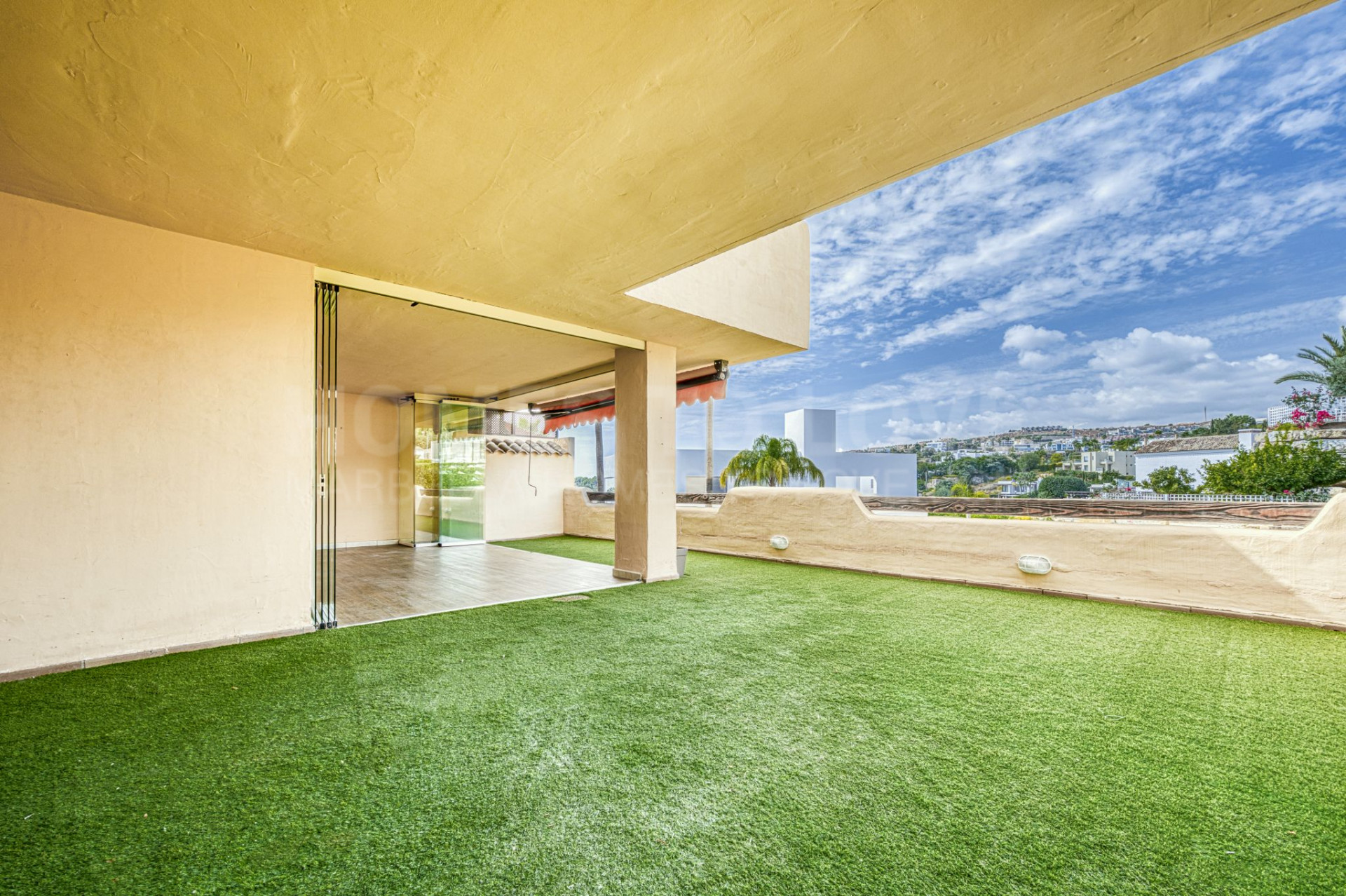 Erdgeschosswohnung zu verkaufen in Las lomas del Conde Luque, Benahavis