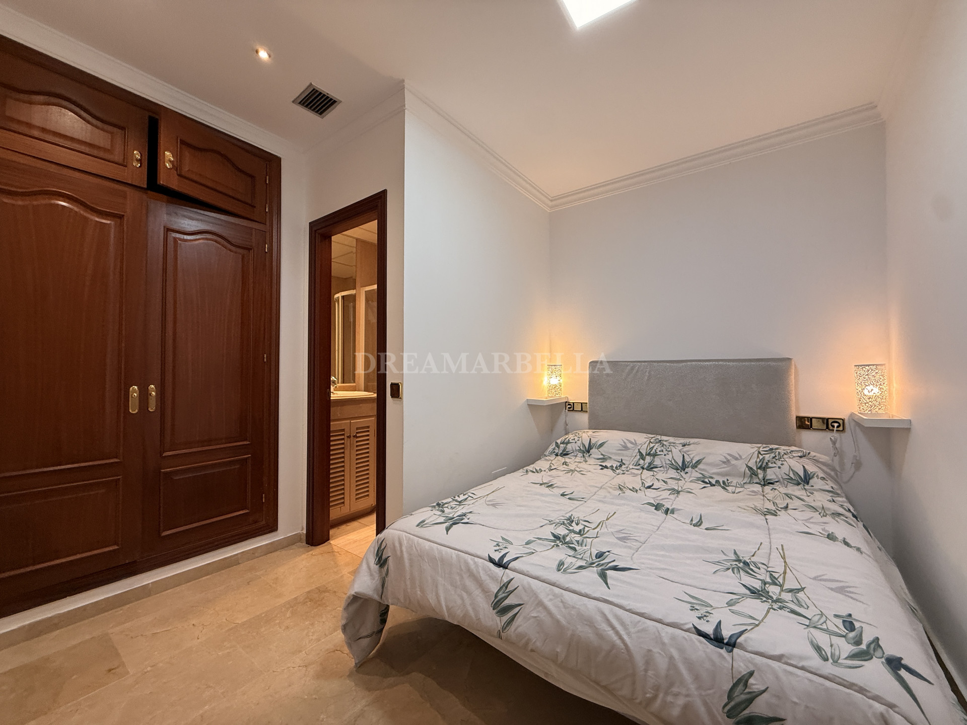 Ground Floor Apartment in Nueva Andalucia