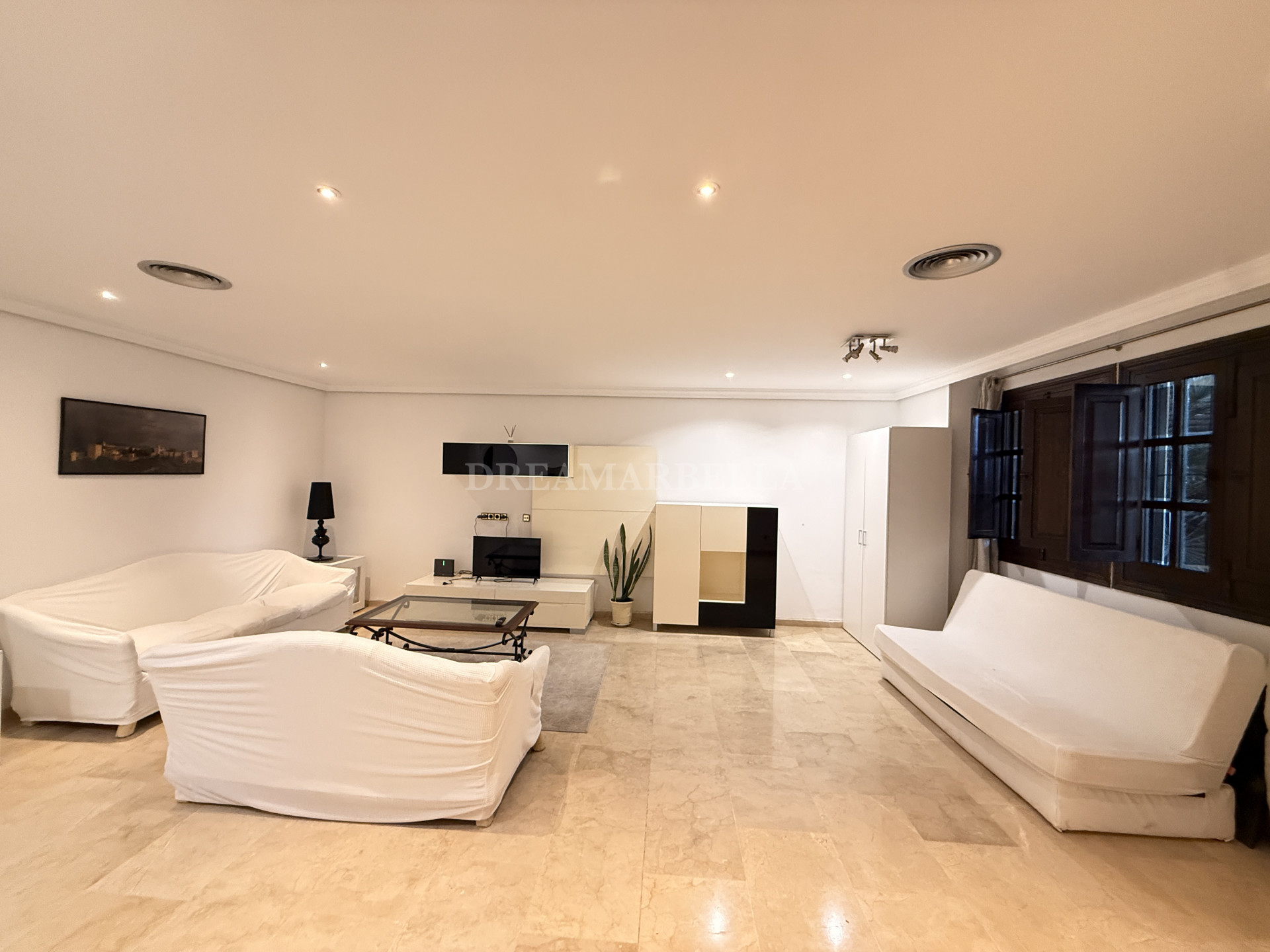 Ground Floor Apartment in Nueva Andalucia