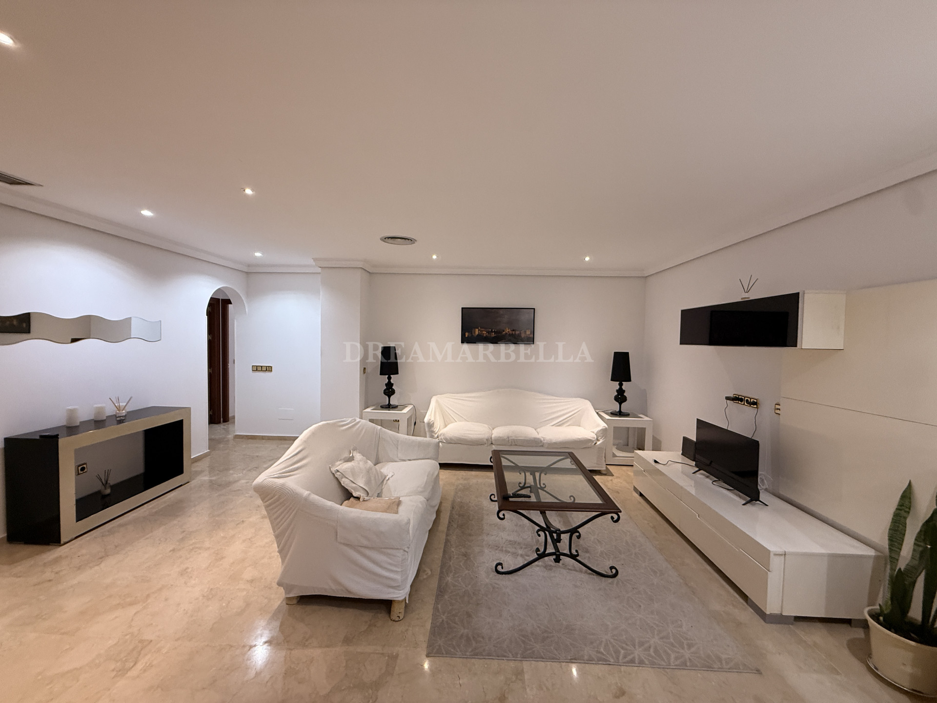 Ground Floor Apartment in Nueva Andalucia