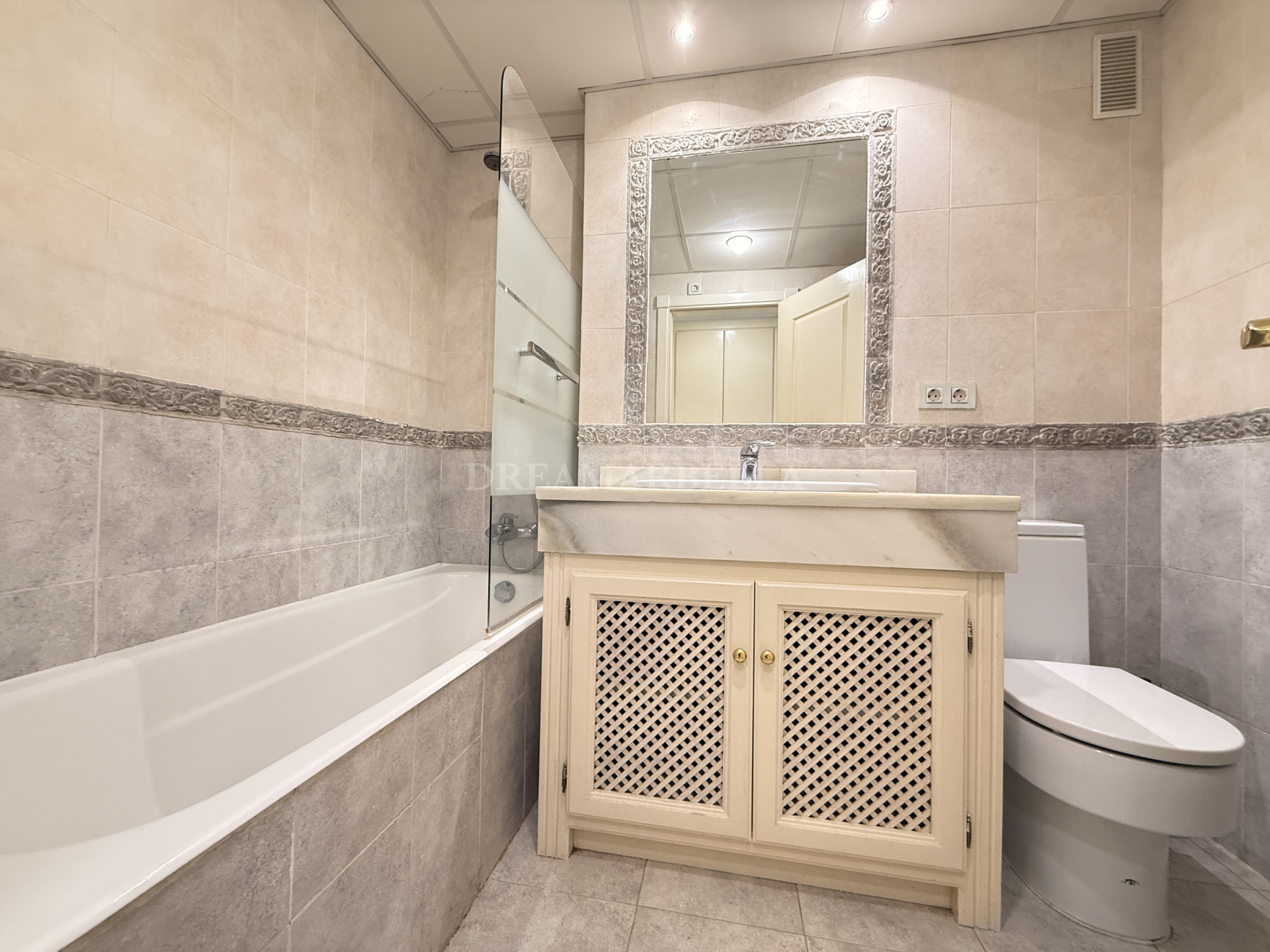 Apartment in Estepona East