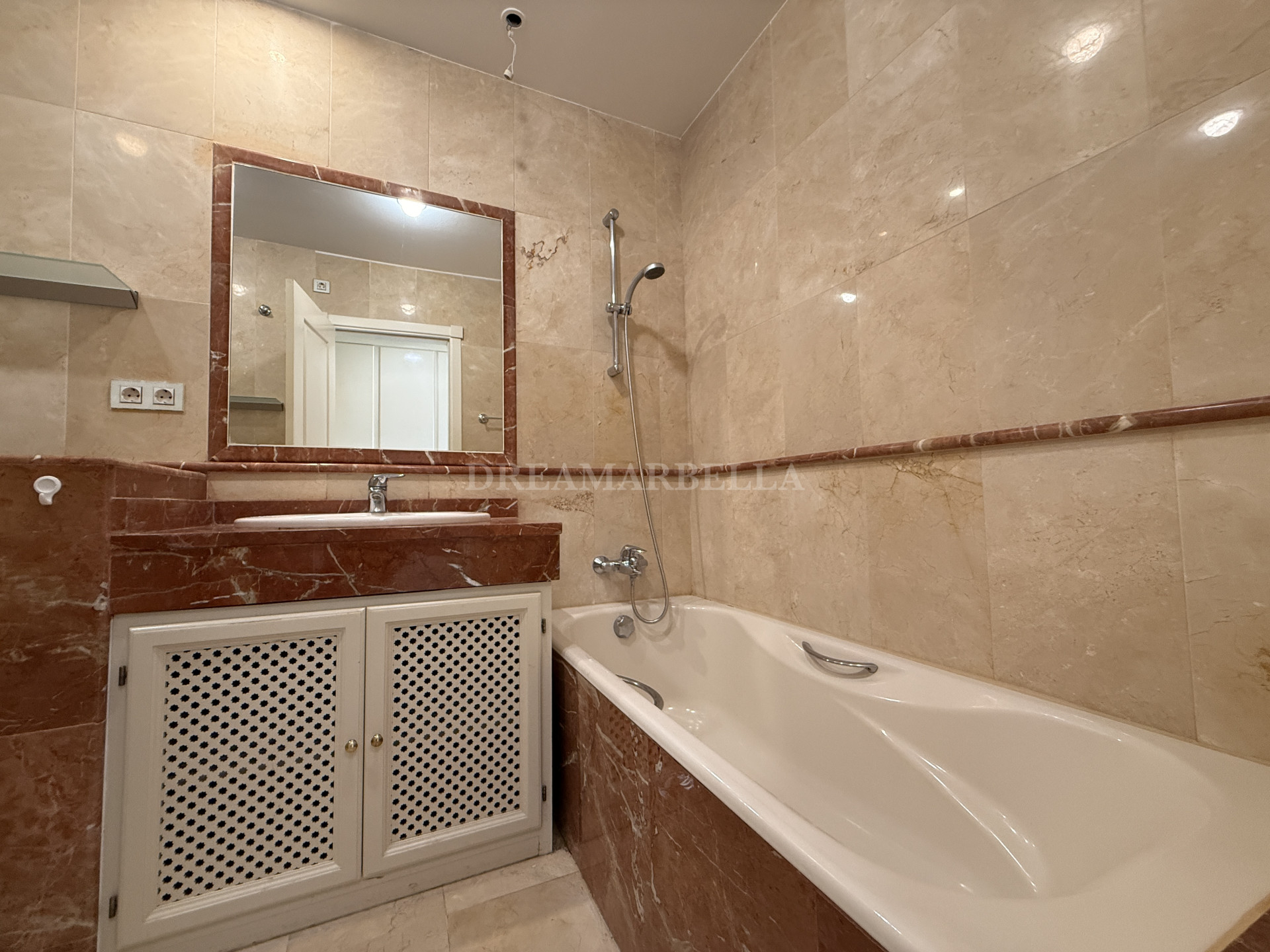 Apartment in Estepona East
