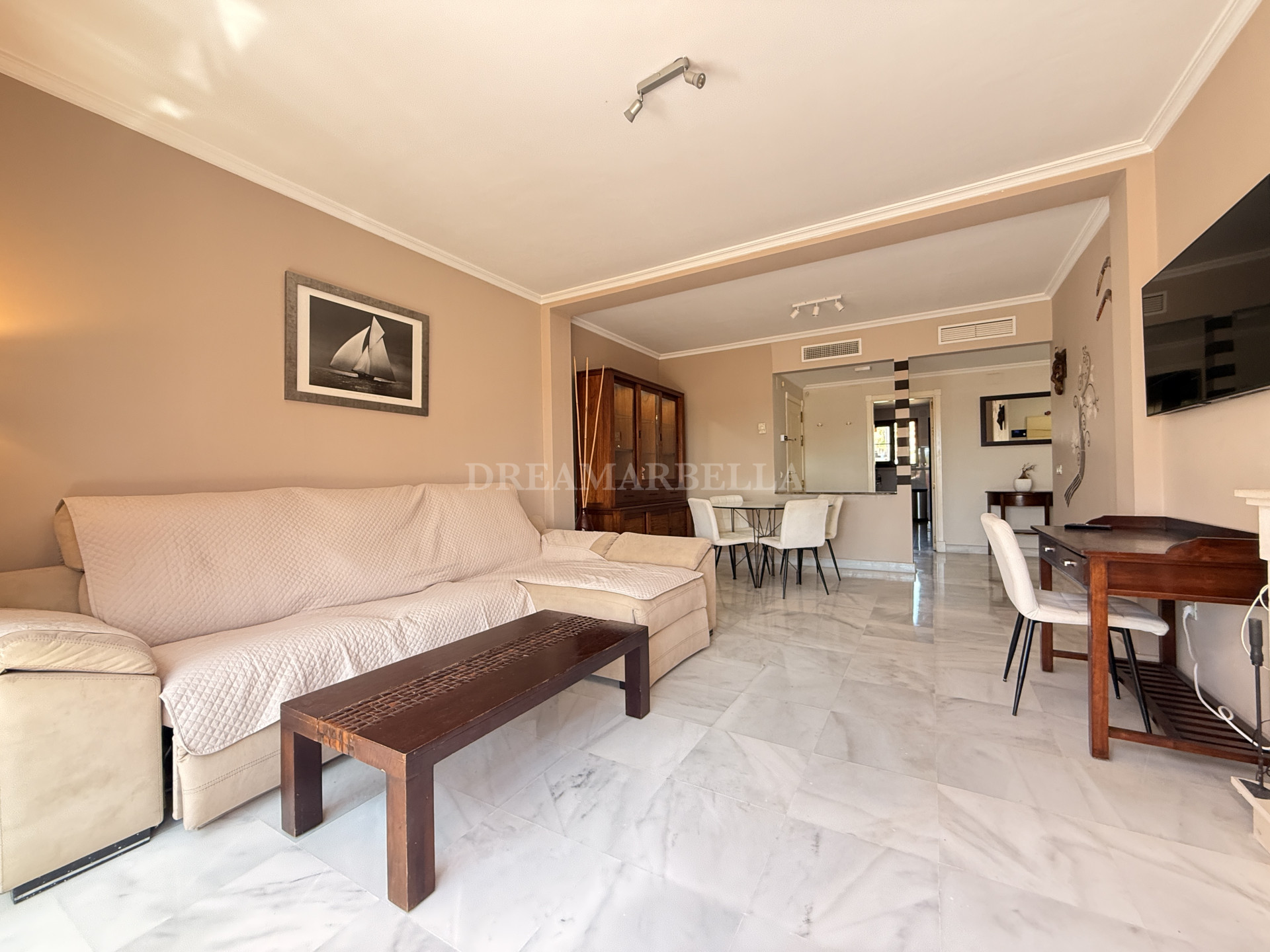 Apartment in Estepona East