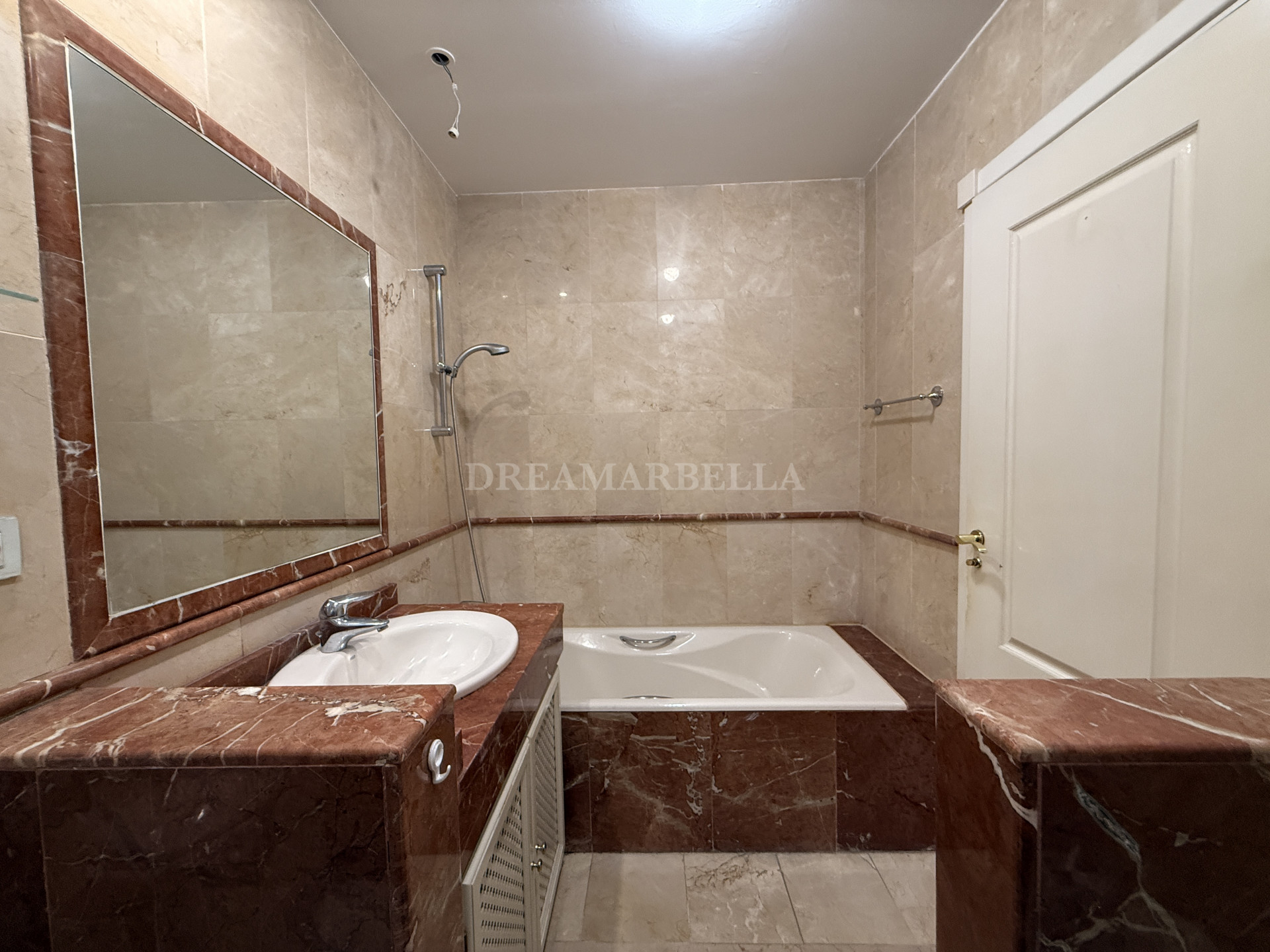 Apartment in Estepona East