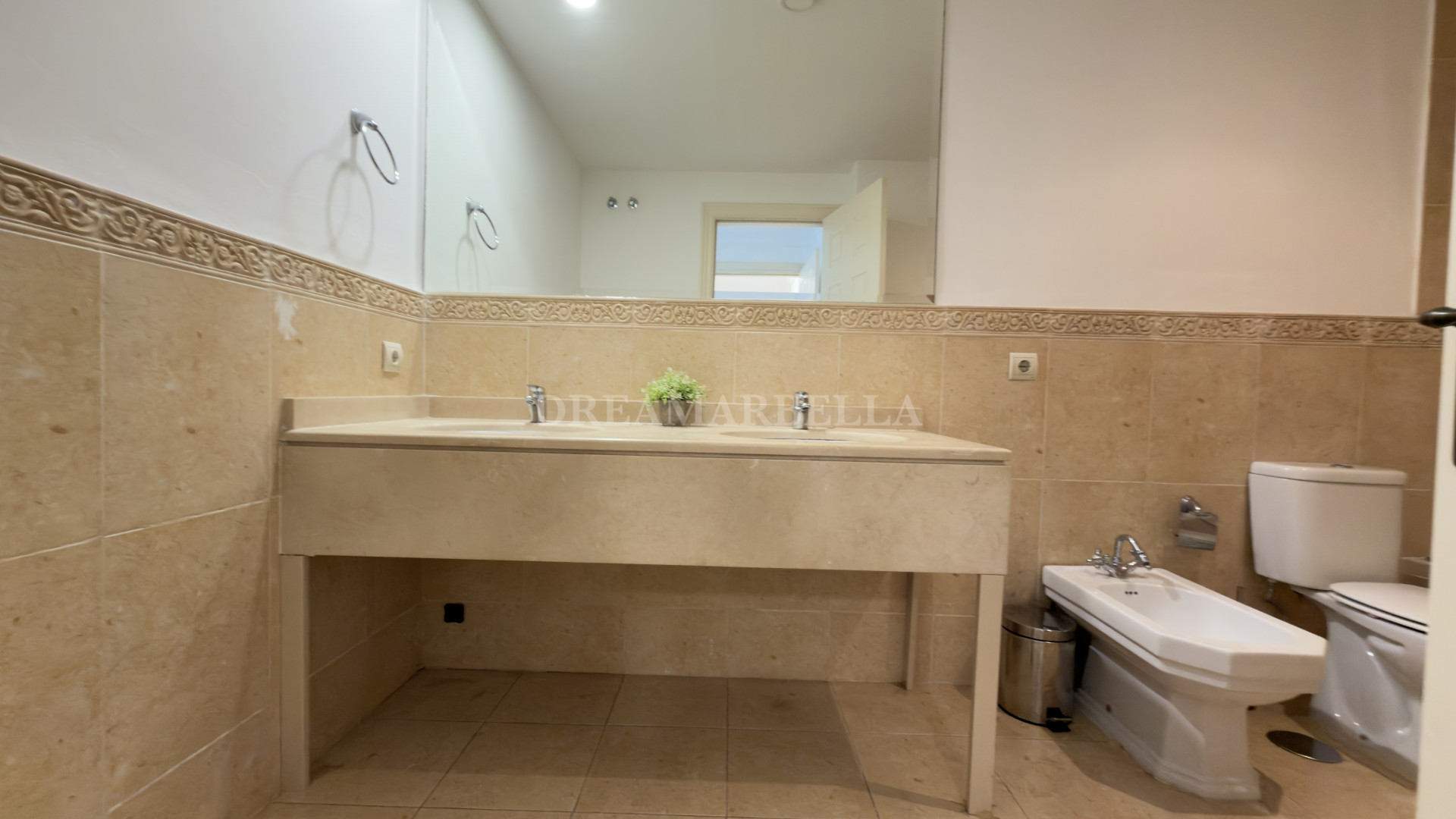 Apartment in Estepona East