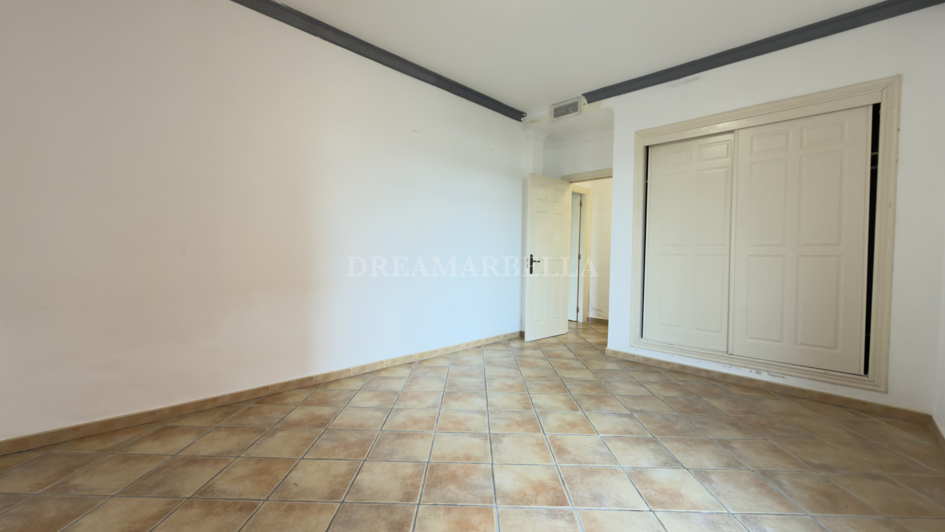 Apartment in Estepona East