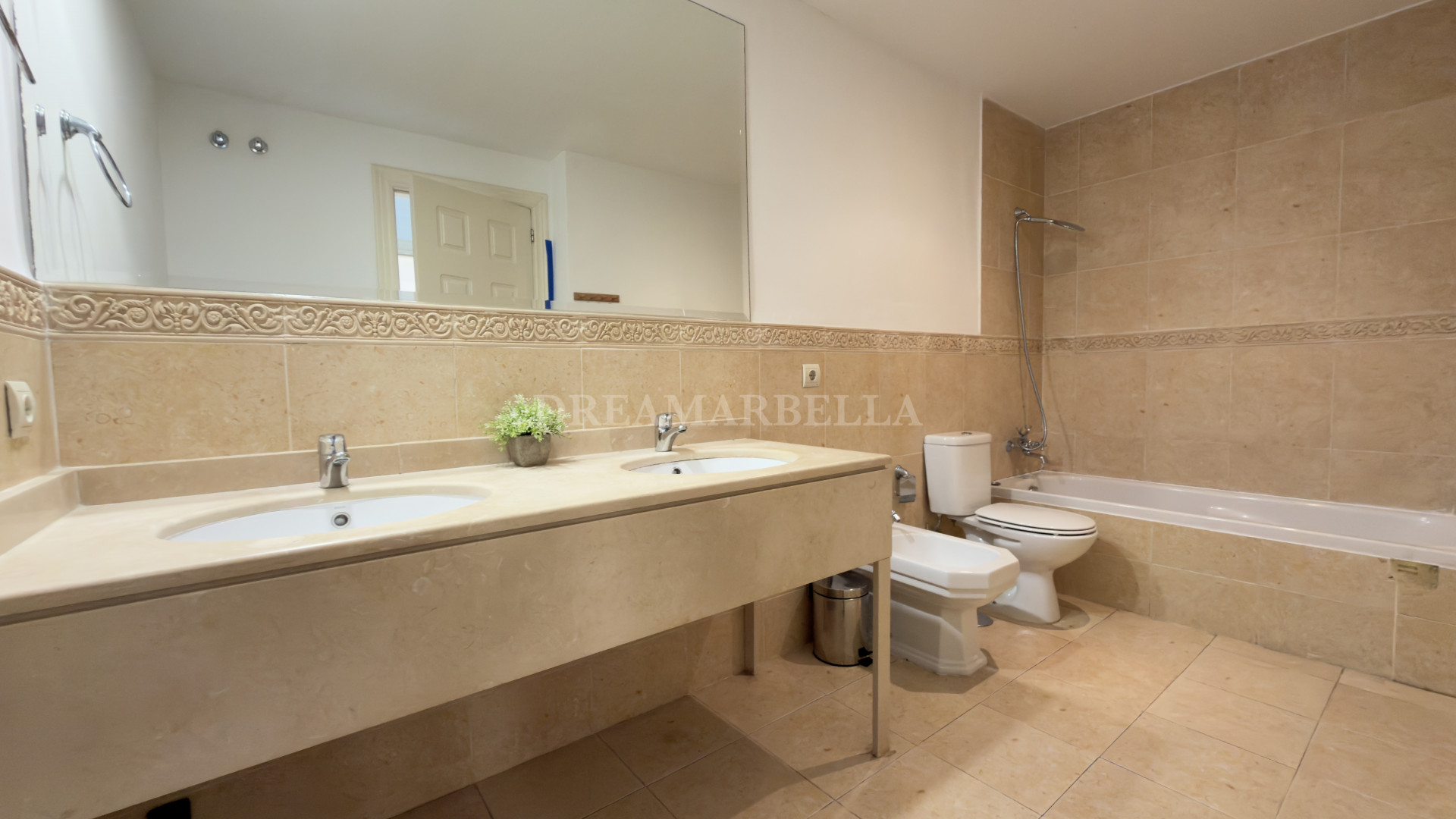 Apartment in Estepona East