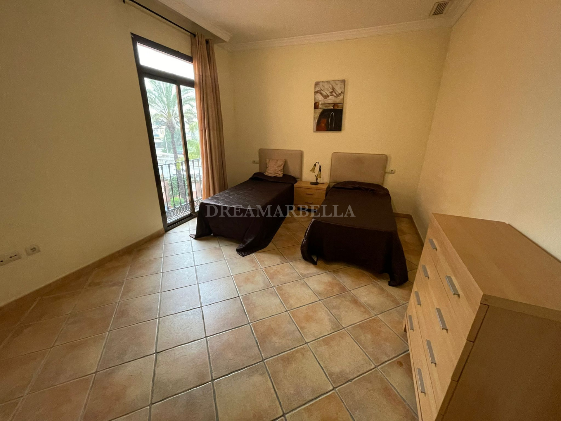 Apartment in Estepona East