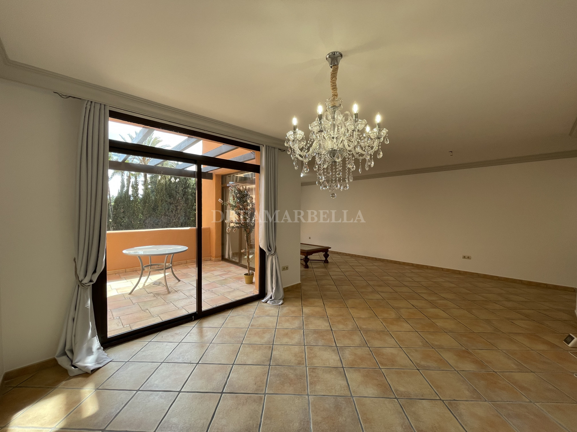 Apartment in Estepona East