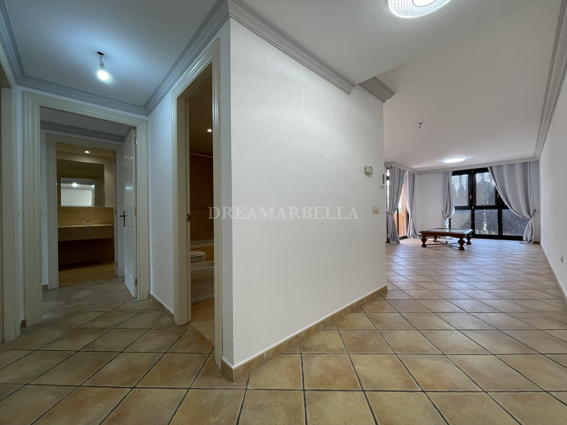 Apartment in Estepona East