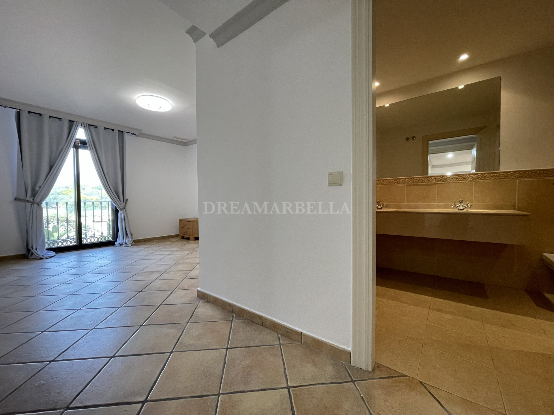 Apartment in Estepona East