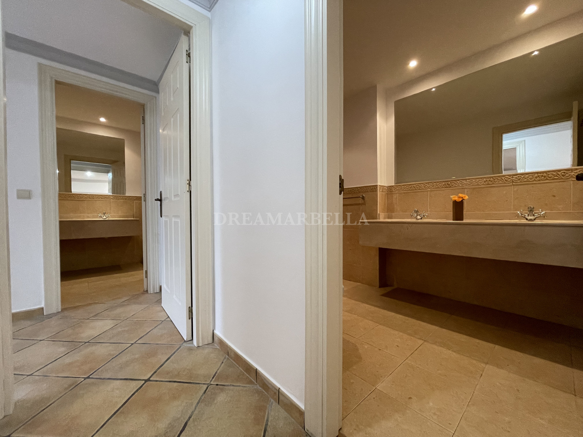 Apartment in Estepona East