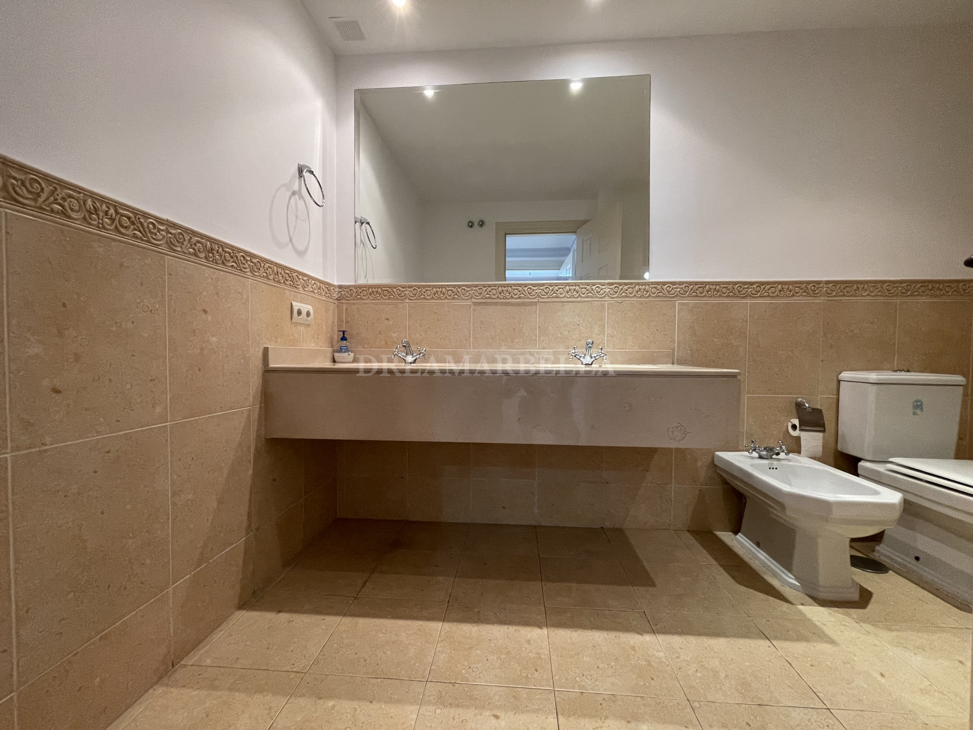 Apartment in Estepona East