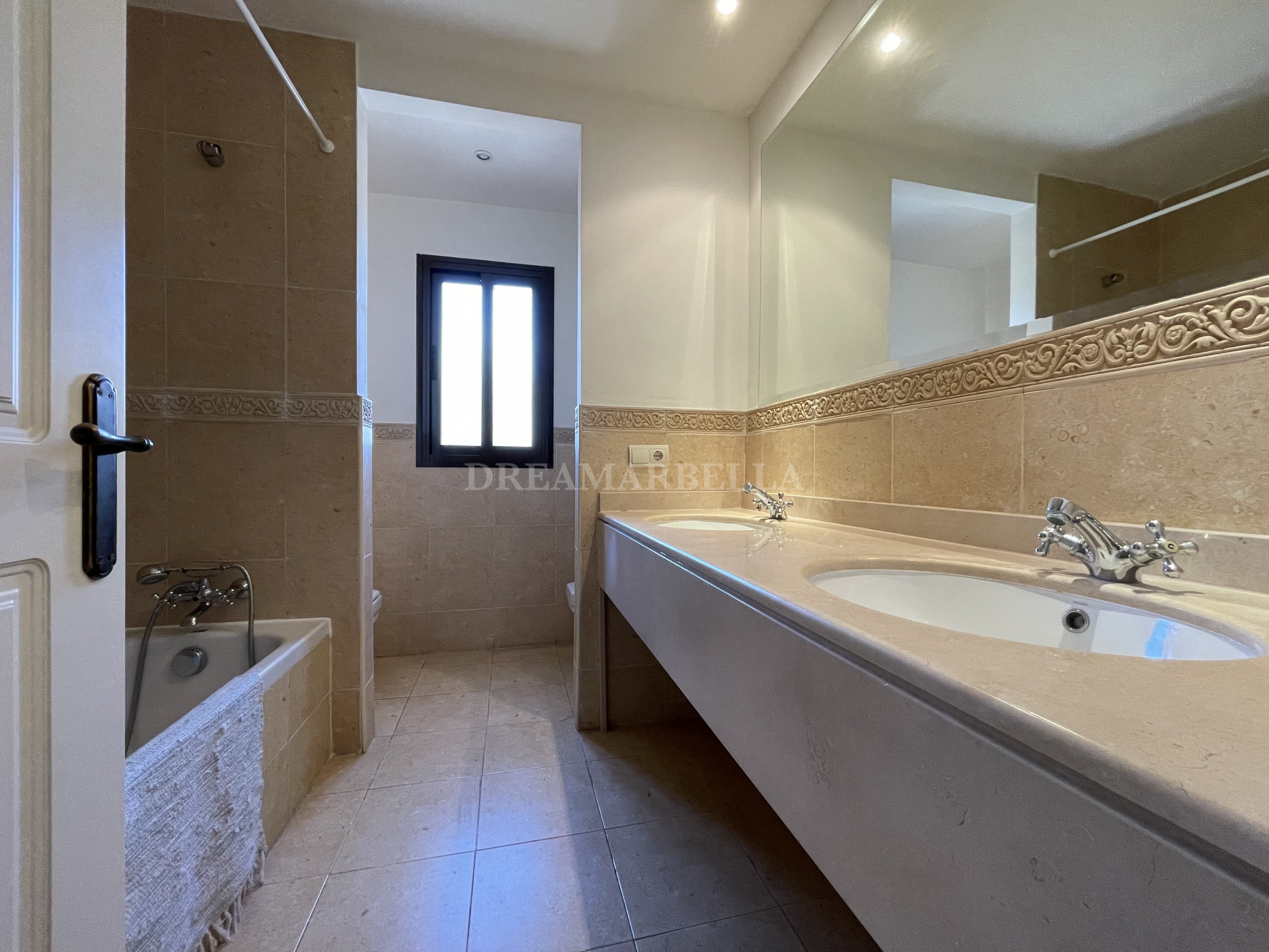 Duplex Penthouse in Estepona East