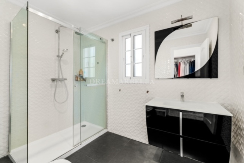 Villa in Nueva Andalucia