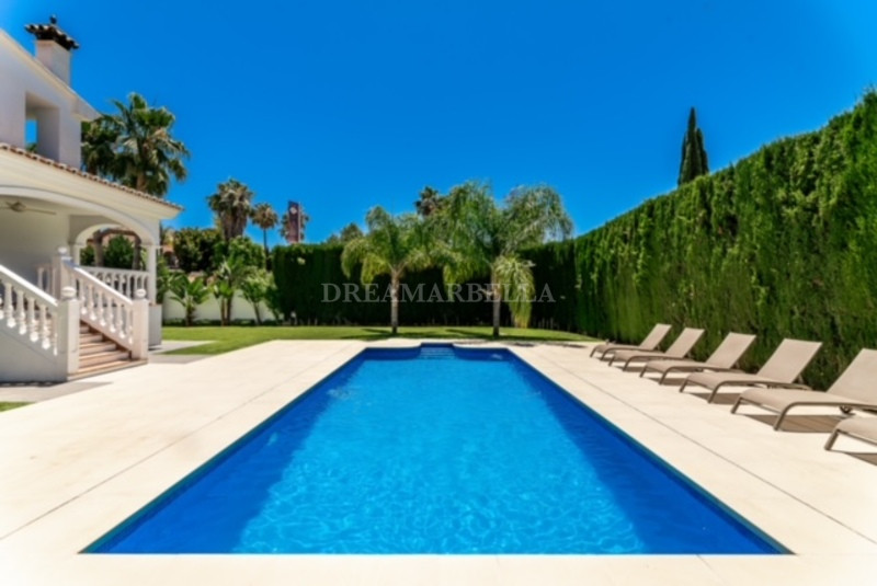 Villa in Nueva Andalucia