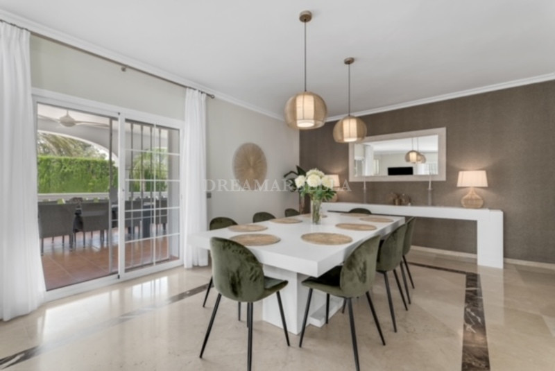 Villa in Nueva Andalucia