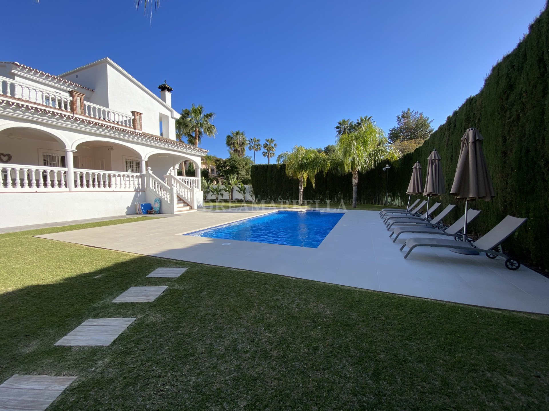 Villa in Nueva Andalucia
