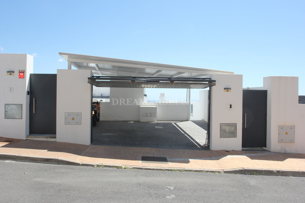 Town House in Marbella Este