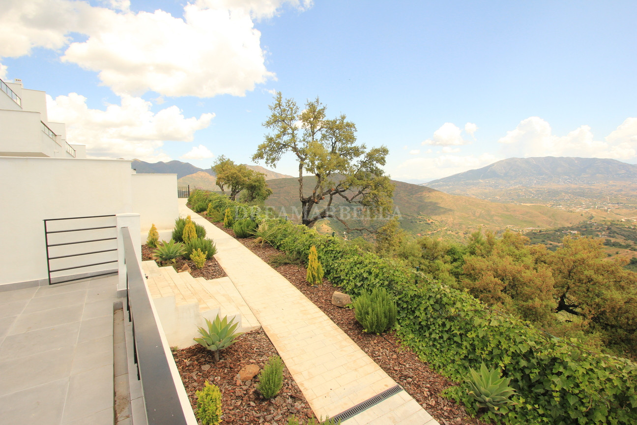 Town House in Marbella Este