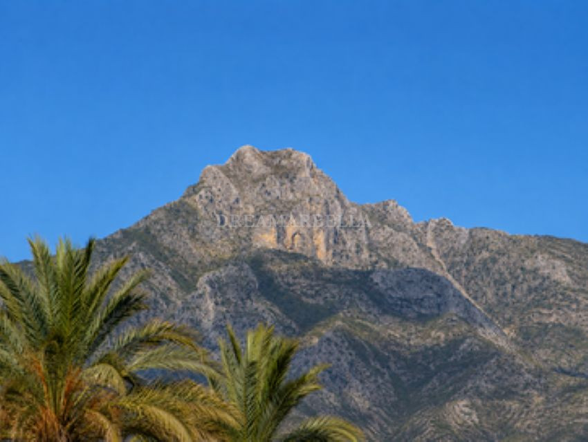 Town House in Marbella Golden Mile