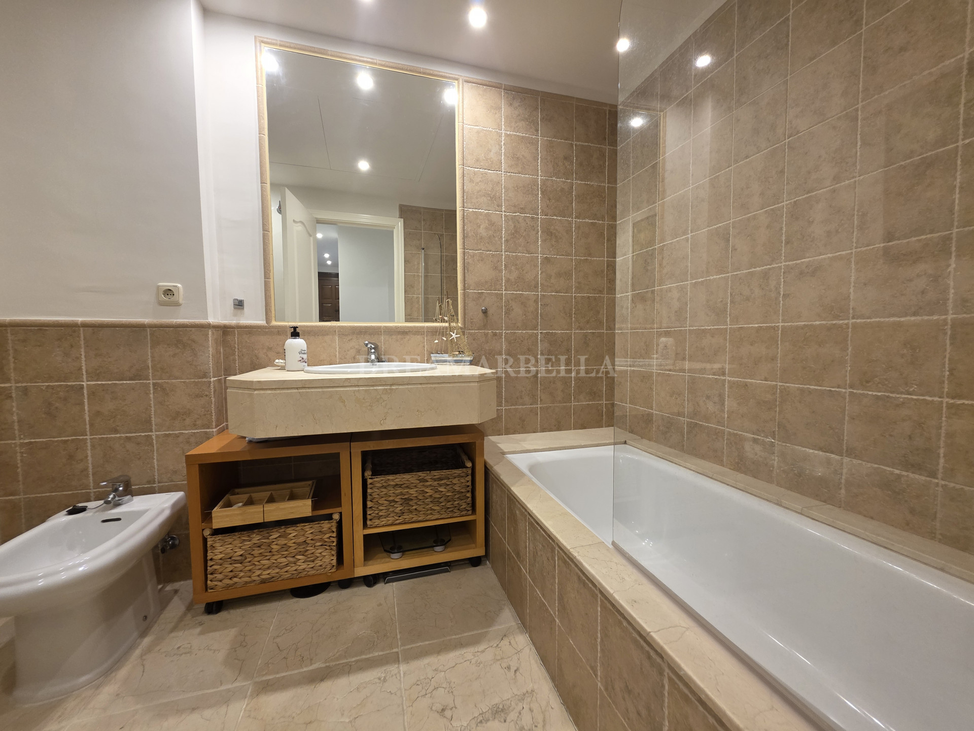 Apartment in Estepona East