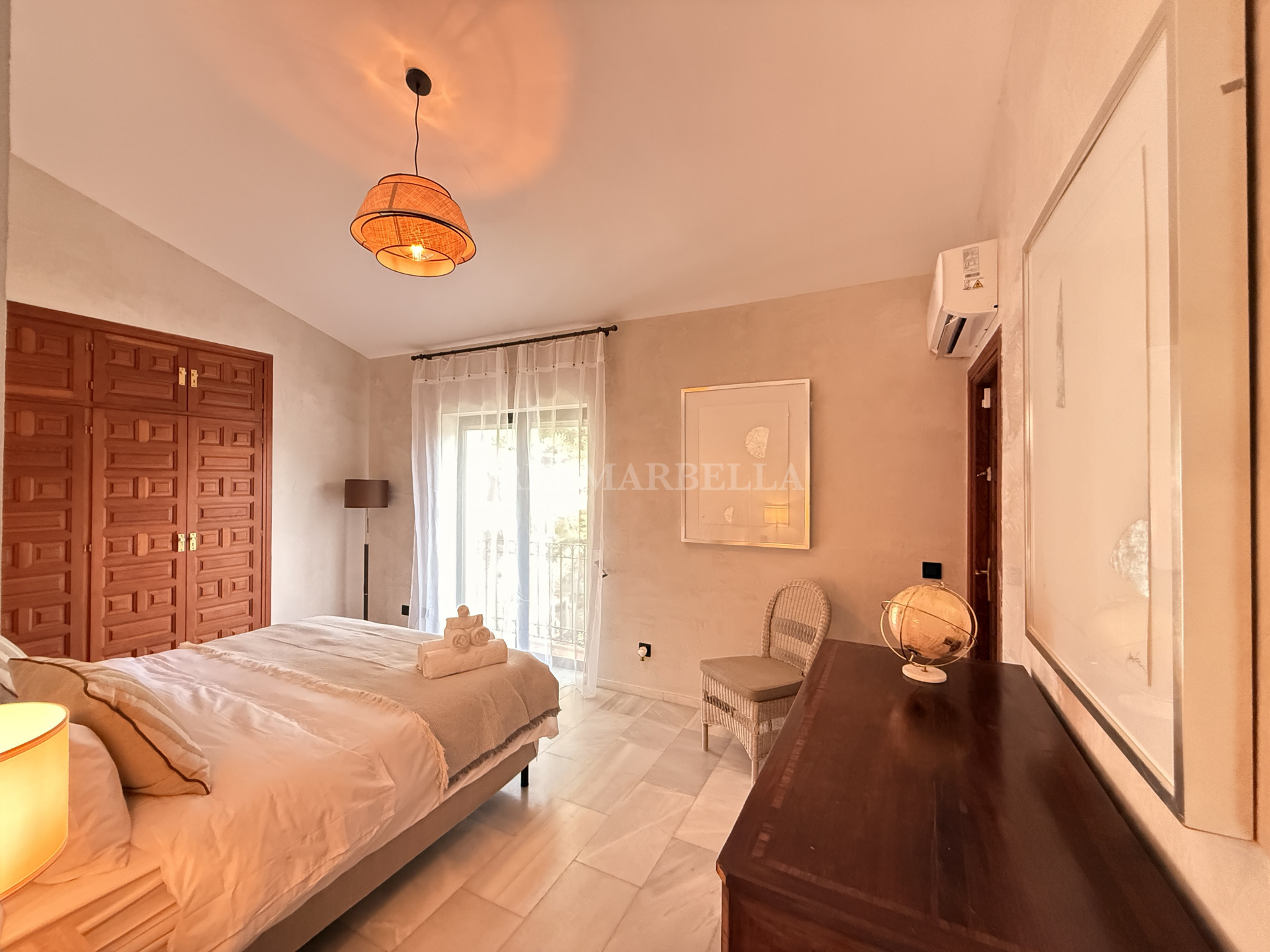 Villa in Estepona East