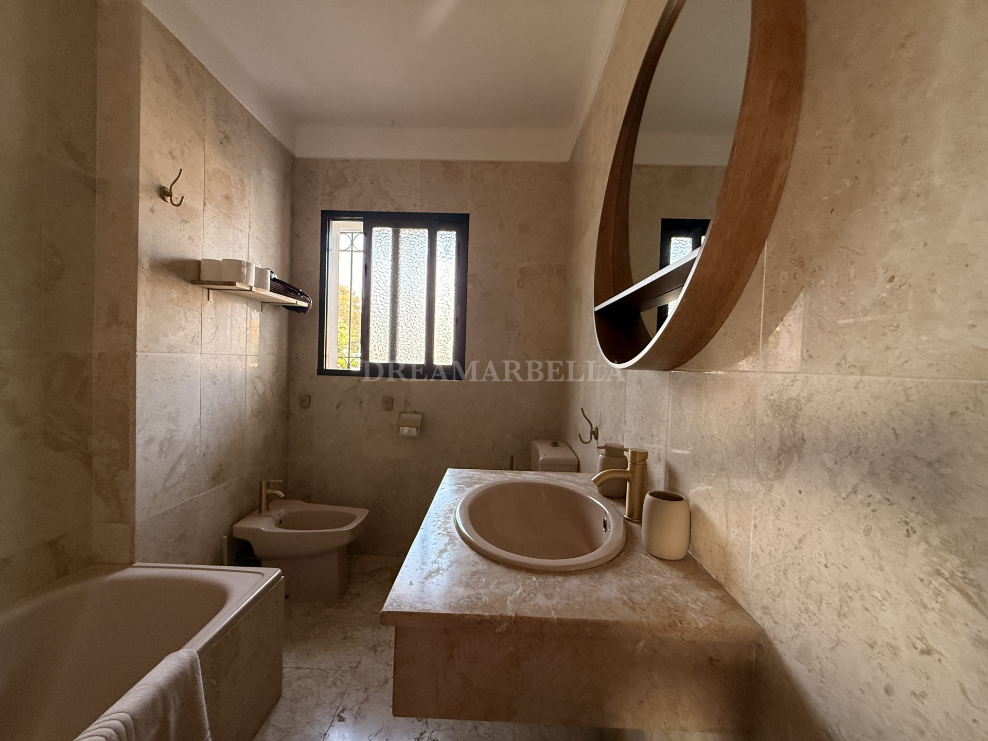 Villa in Estepona East