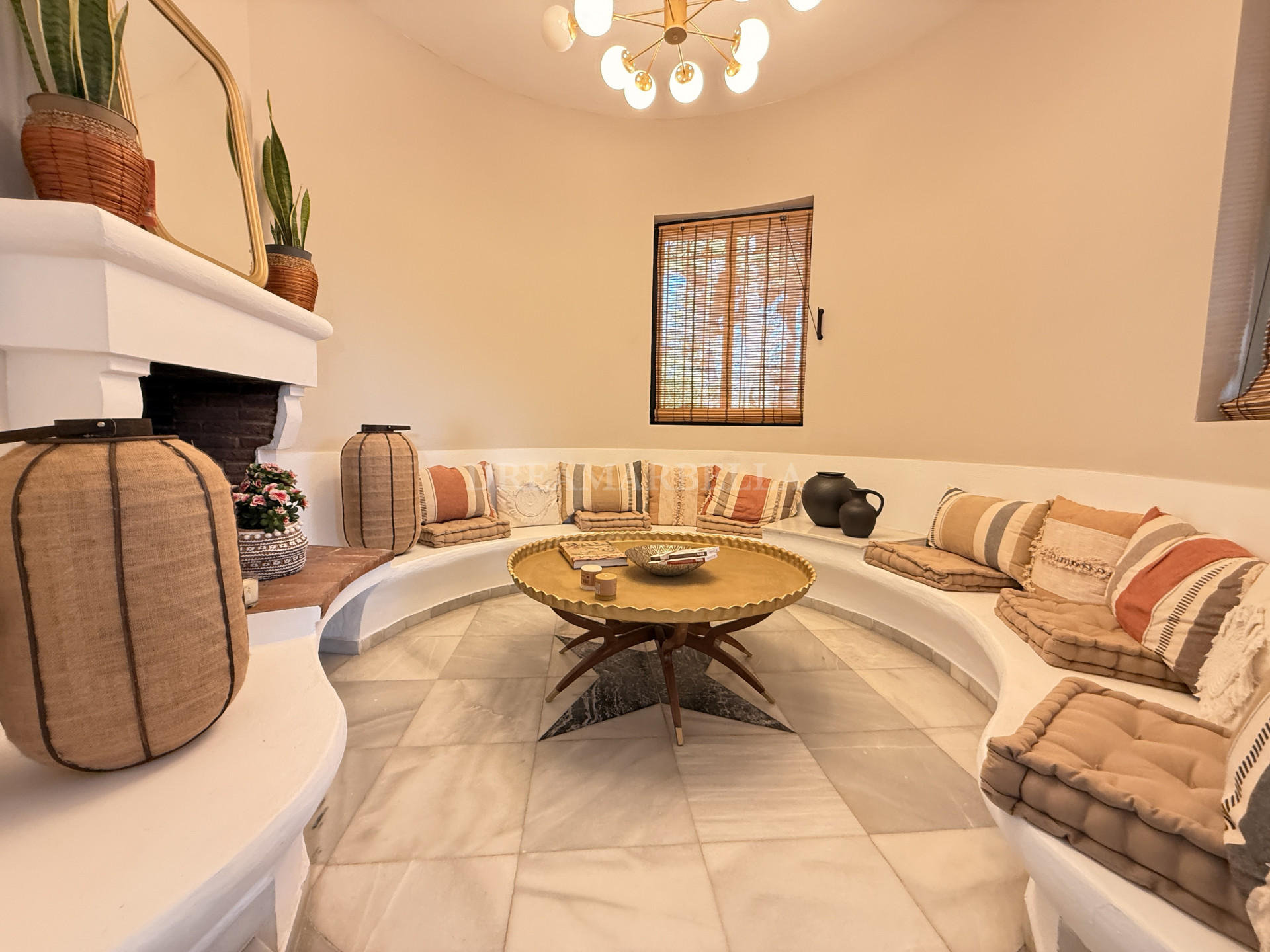 Villa in Estepona East