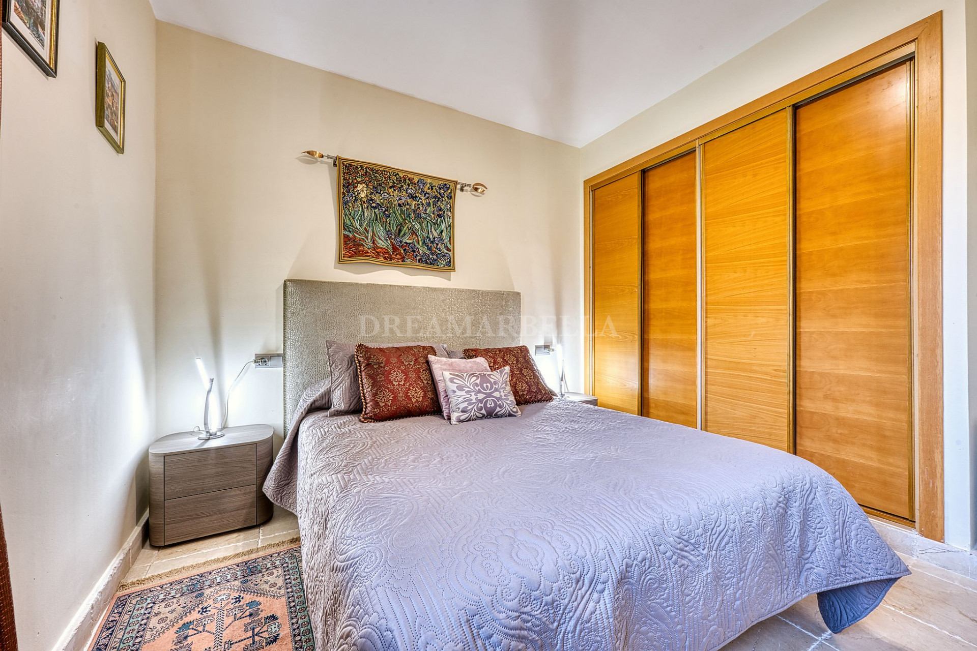 Apartment in Four Seasons
