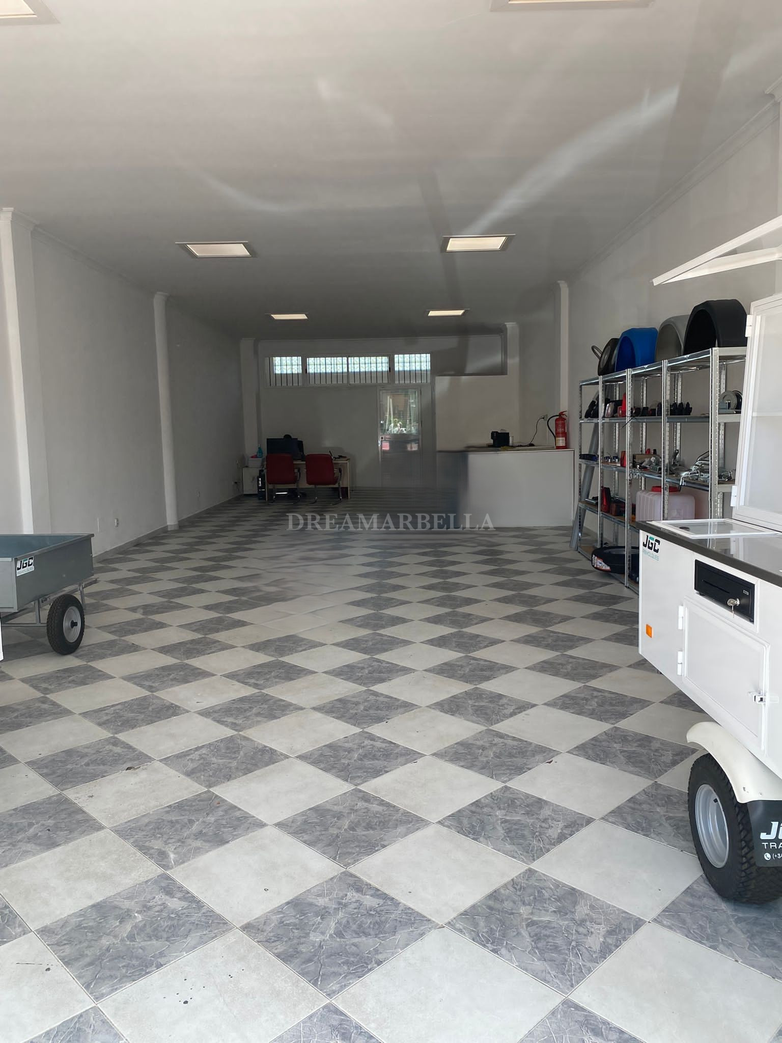Commercial Premises in Estepona East